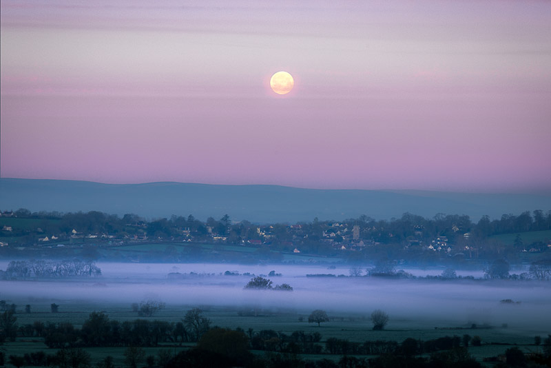 Wedmore at Dawn under a Full Moon - From Westbury-sub-Mendip, Somerset, UK. ID JB_6638