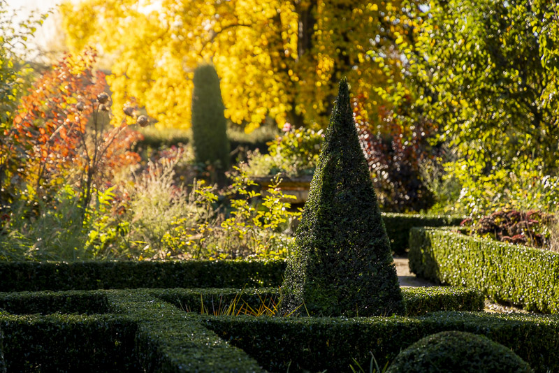 Autumn at the Bishops Palace - Wells, Somerset, UK. ID JB_0617